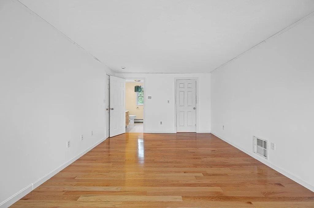 3 bed, 2 bath apartment for rent at 14 Joanna Dr, Rutland — photo 26 of 36