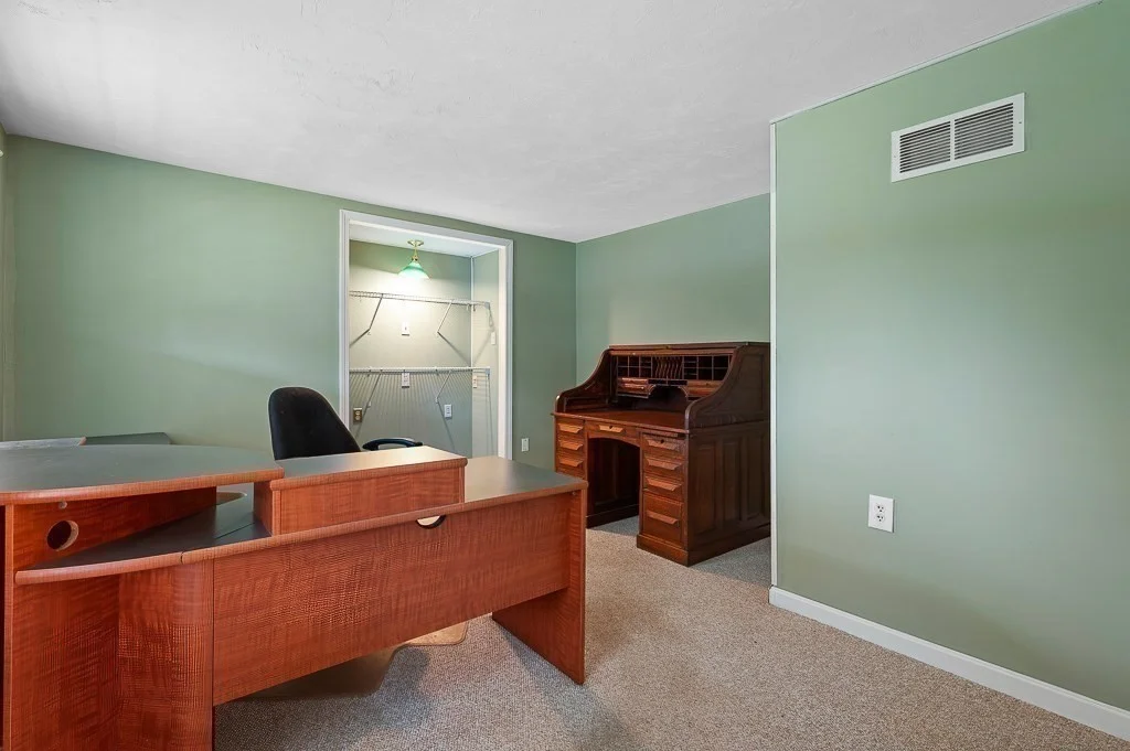3 bed, 2 bath apartment for rent at 14 Joanna Dr, Rutland — photo 17 of 36