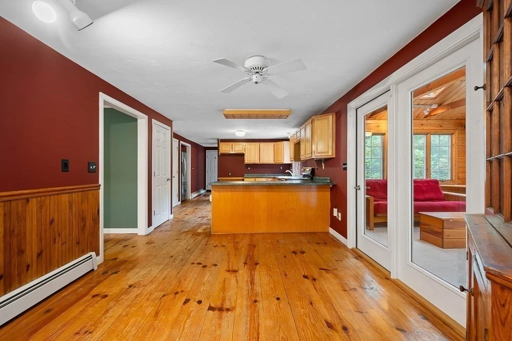 3 bed, 2 bath apartment for rent at 14 Joanna Dr, Rutland — photo 6 of 36