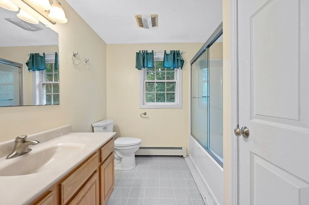 3 bed, 2 bath apartment for rent at 14 Joanna Dr, Rutland — photo 29 of 36