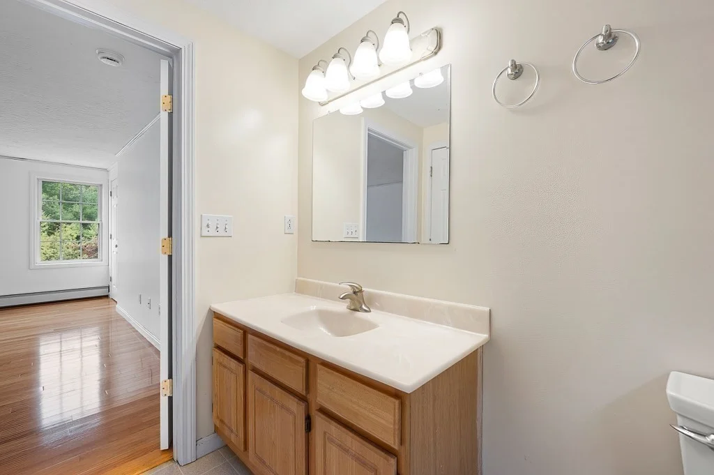 3 bed, 2 bath apartment for rent at 14 Joanna Dr, Rutland — photo 30 of 36