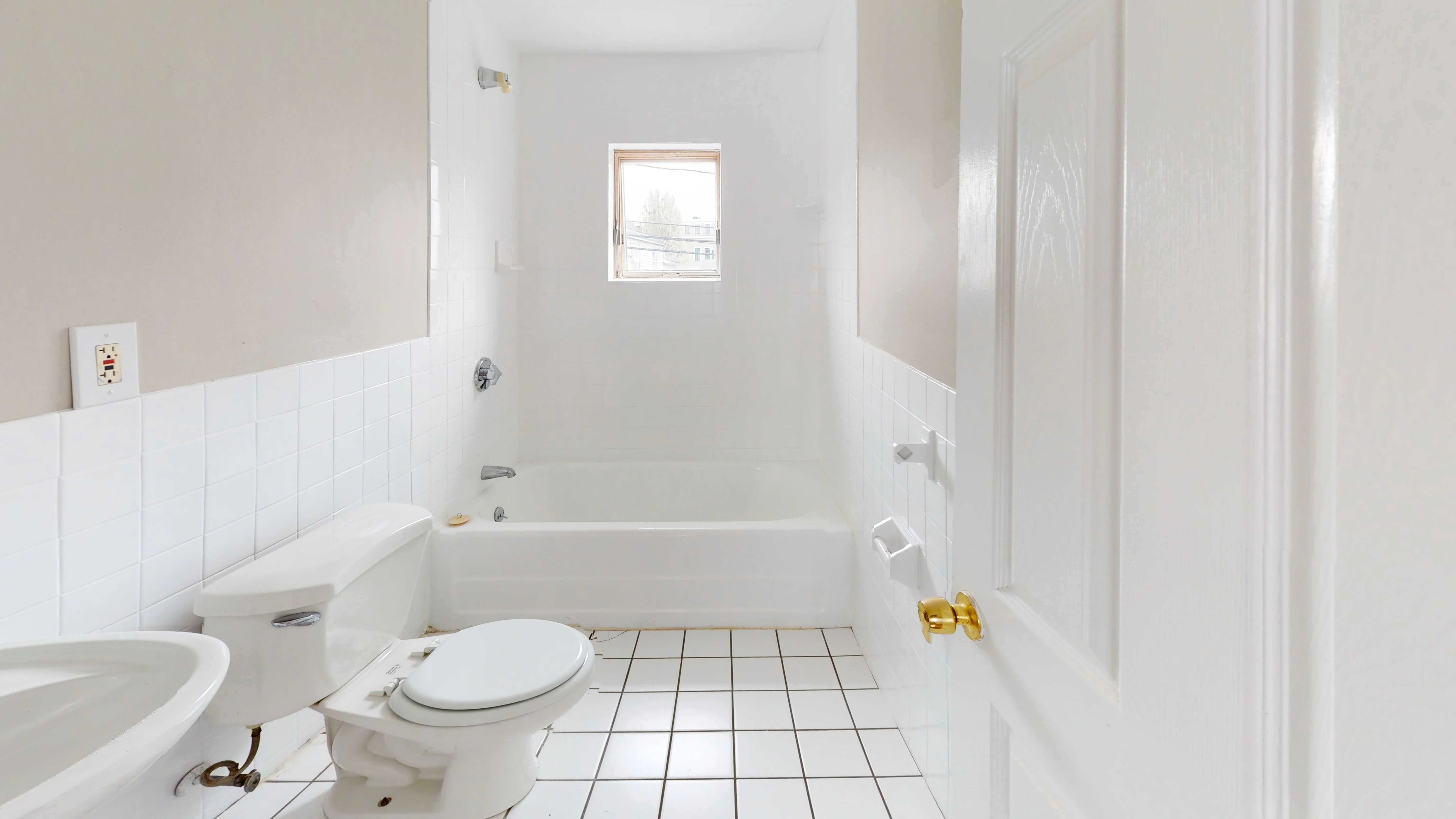 4 bed, 2 bath apartment for rent at 14 Kelley Ct Unit 1, Allston — photo 13 of 15