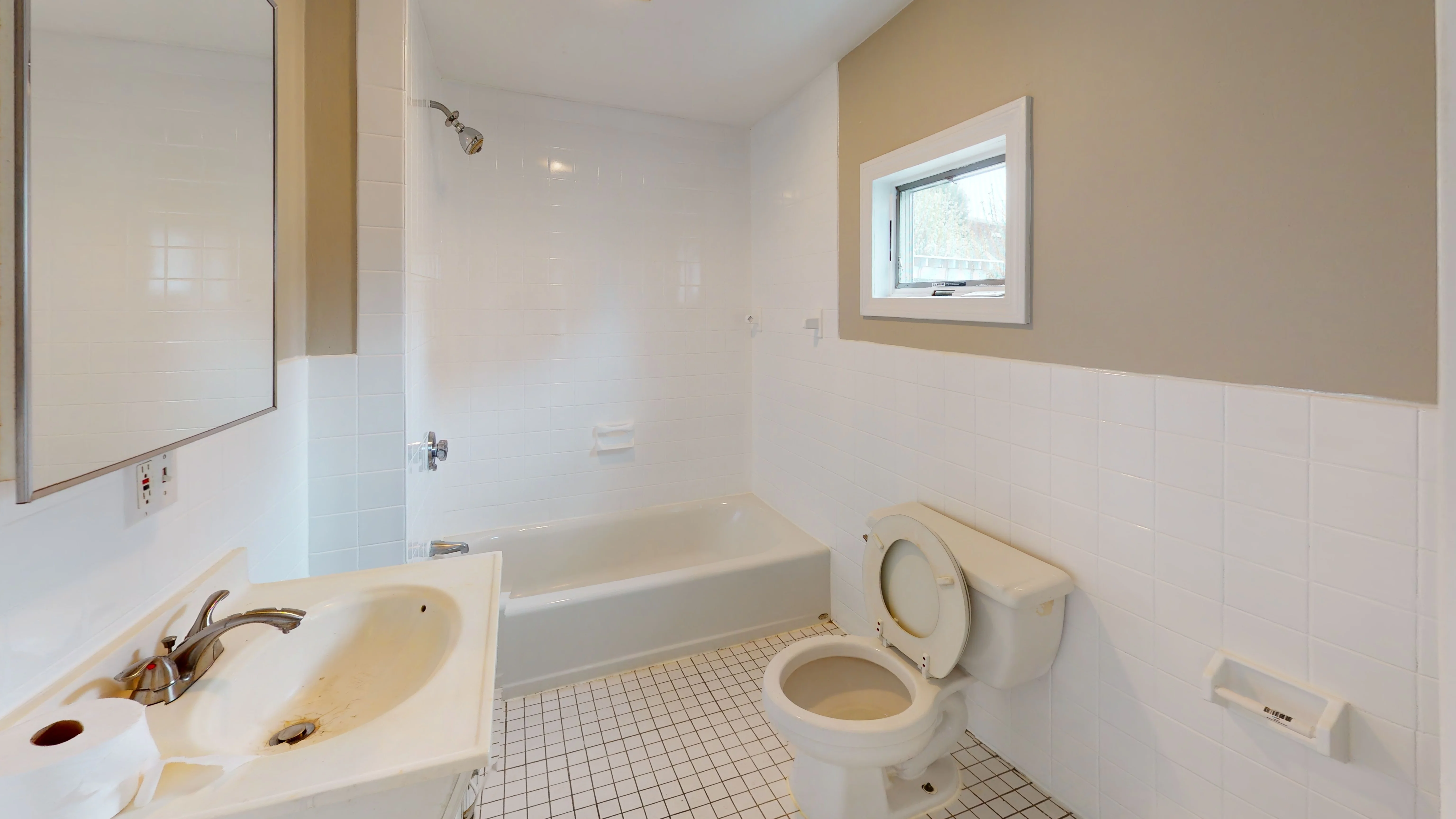 4 bed, 2 bath apartment for rent at 14 Kelley Ct Unit 1, Allston — photo 14 of 15