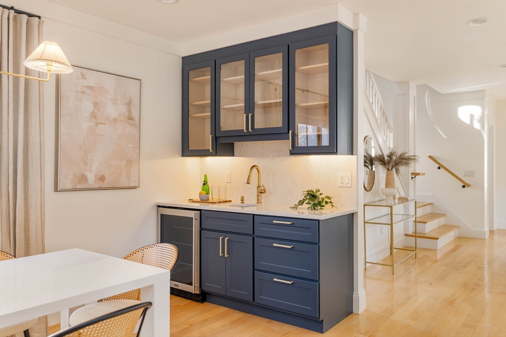 5 bed, 4+ bath apartment for rent at 14 Kent Ct Unit 1, Somerville — photo 11 of 38