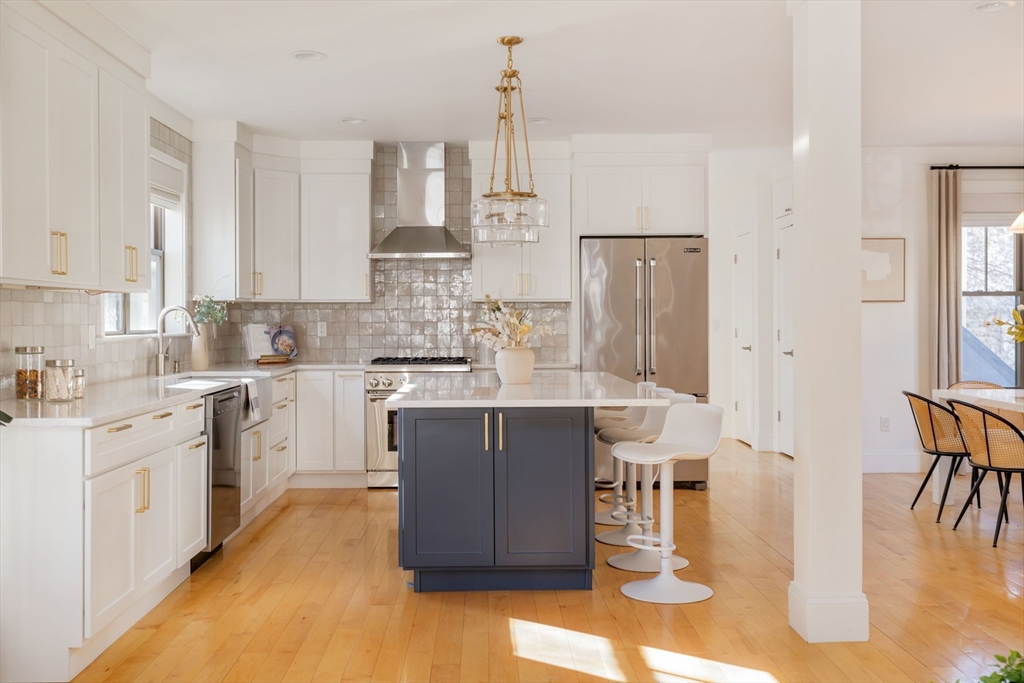 5 bed, 4+ bath apartment for rent at 14 Kent Ct Unit 1, Somerville — photo 6 of 38
