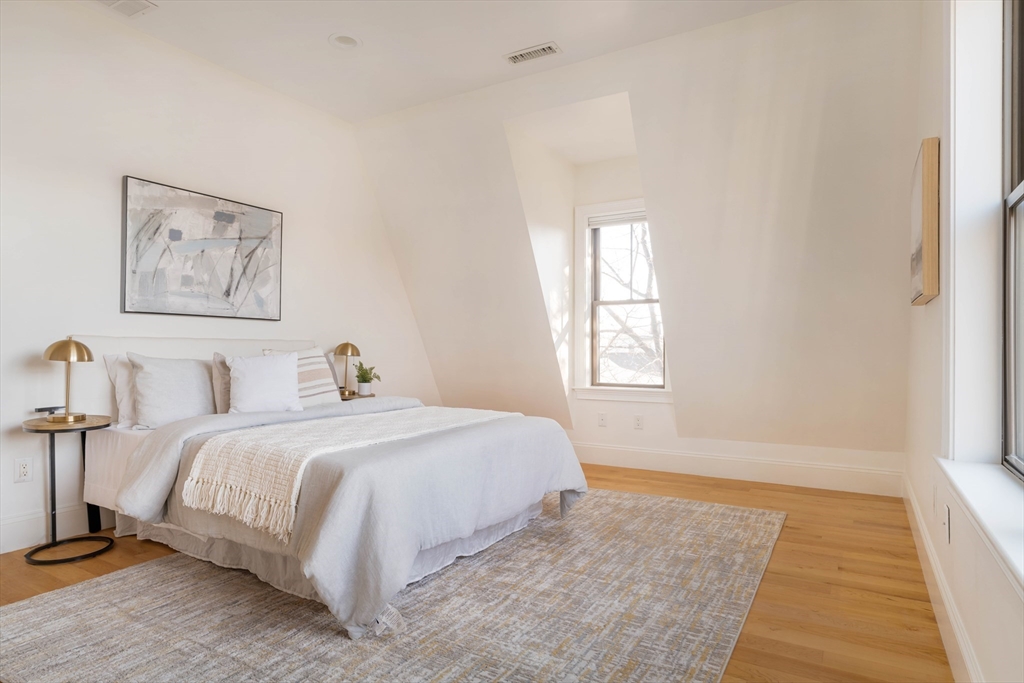 5 bed, 4+ bath apartment for rent at 14 Kent Ct Unit 1, Somerville — photo 32 of 38