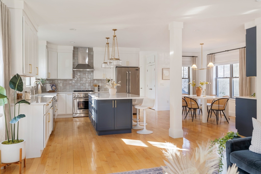 5 bed, 4+ bath apartment for rent at 14 Kent Ct Unit 1, Somerville — photo 5 of 38