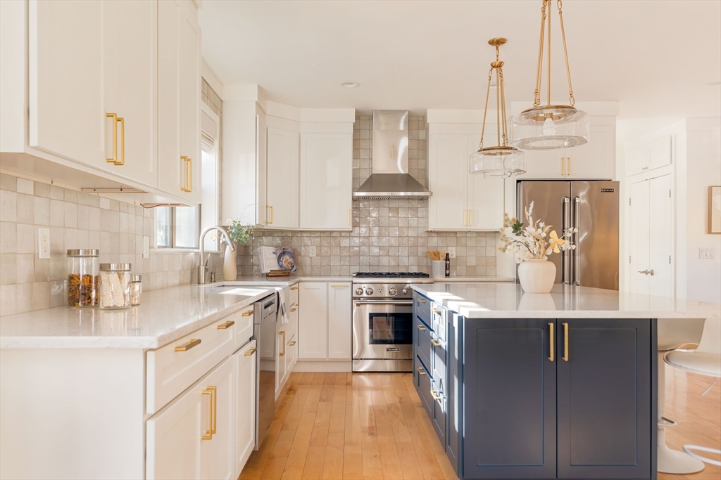 5 bed, 4+ bath apartment for rent at 14 Kent Ct Unit 1, Somerville — photo 1 of 38