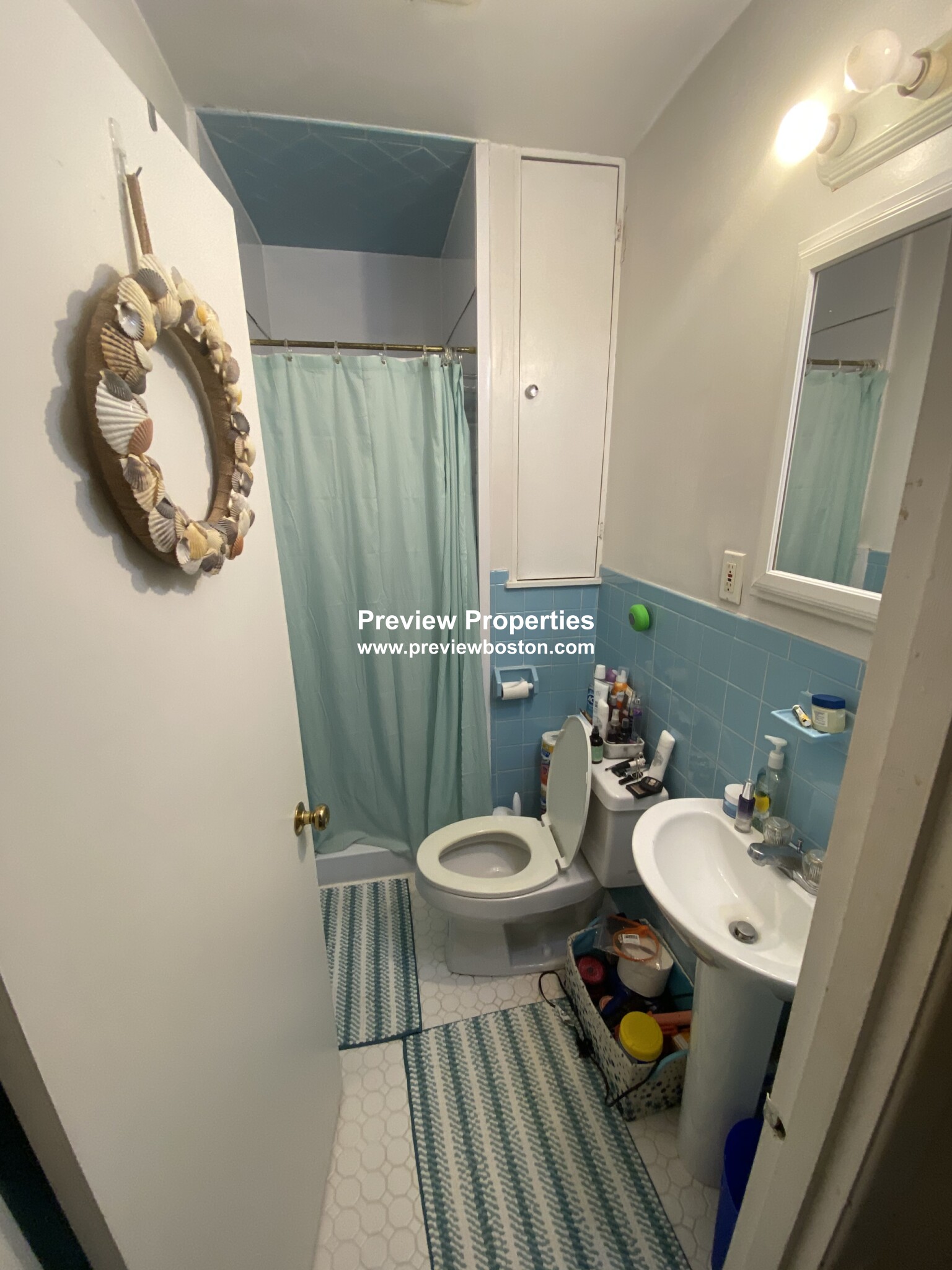 3 bed, 2 bath apartment for rent at 14 Lake Shore Ct Unit 3, Brighton — photo 1 of 13