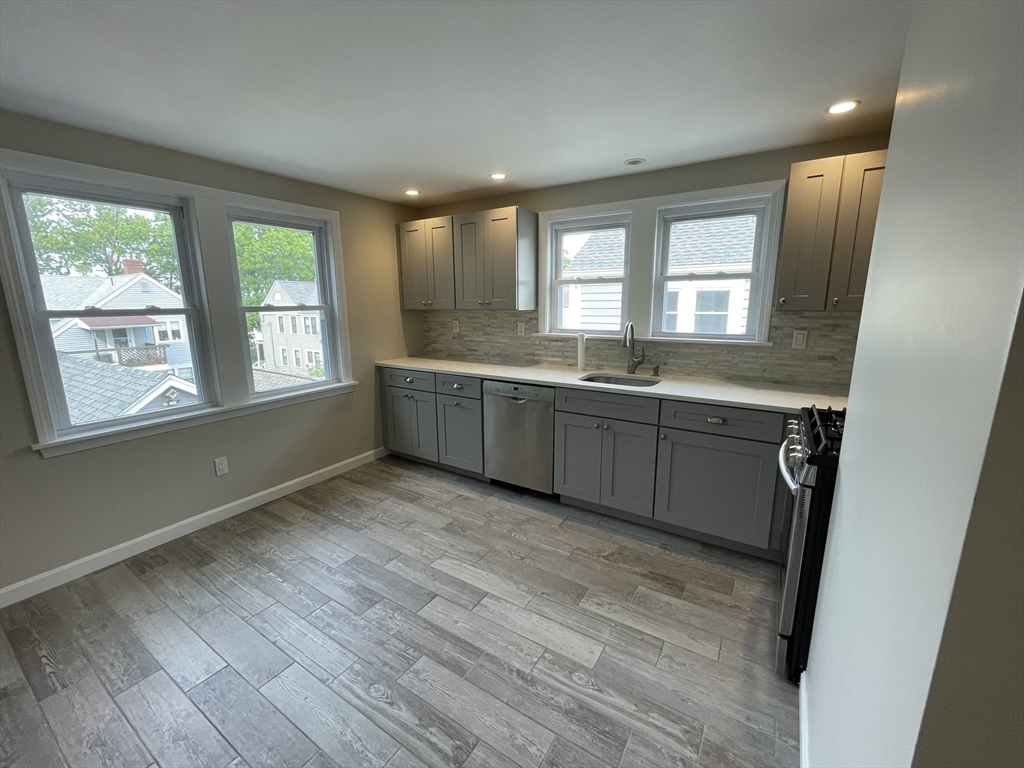 2 bed, 1 bath apartment for rent at 14 Lawn Ave Unit 2, Quincy Point — photo 7 of 17