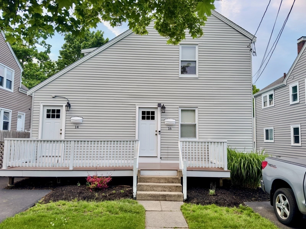 2 bed, 1 bath apartment for rent at 14 Lawn Ave Unit 2, Quincy Point — photo 1 of 17