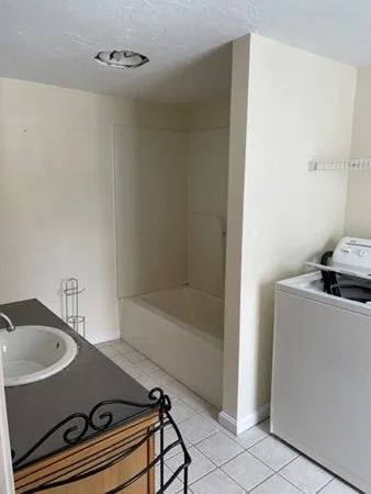 3 bed, 1 bath apartment for rent at 14 Lawton Unit B, Ayer — photo 5 of 12