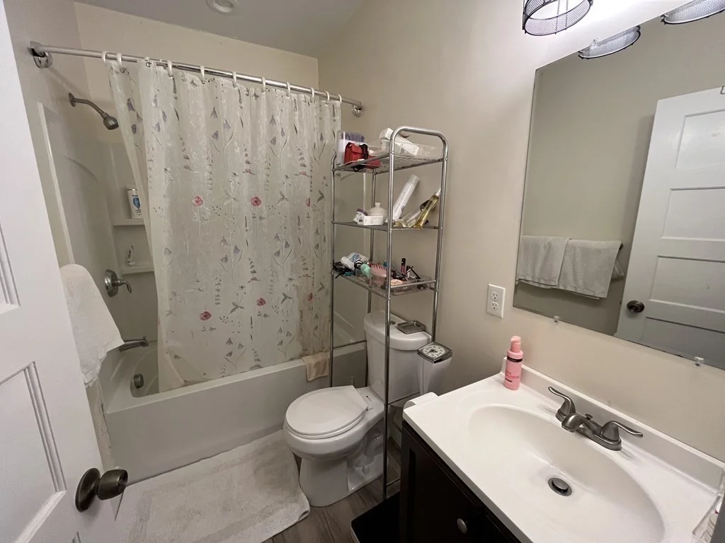 2 bed, 1 bath apartment for rent at 14 Lincoln St Unit 2, Natick — photo 6 of 7