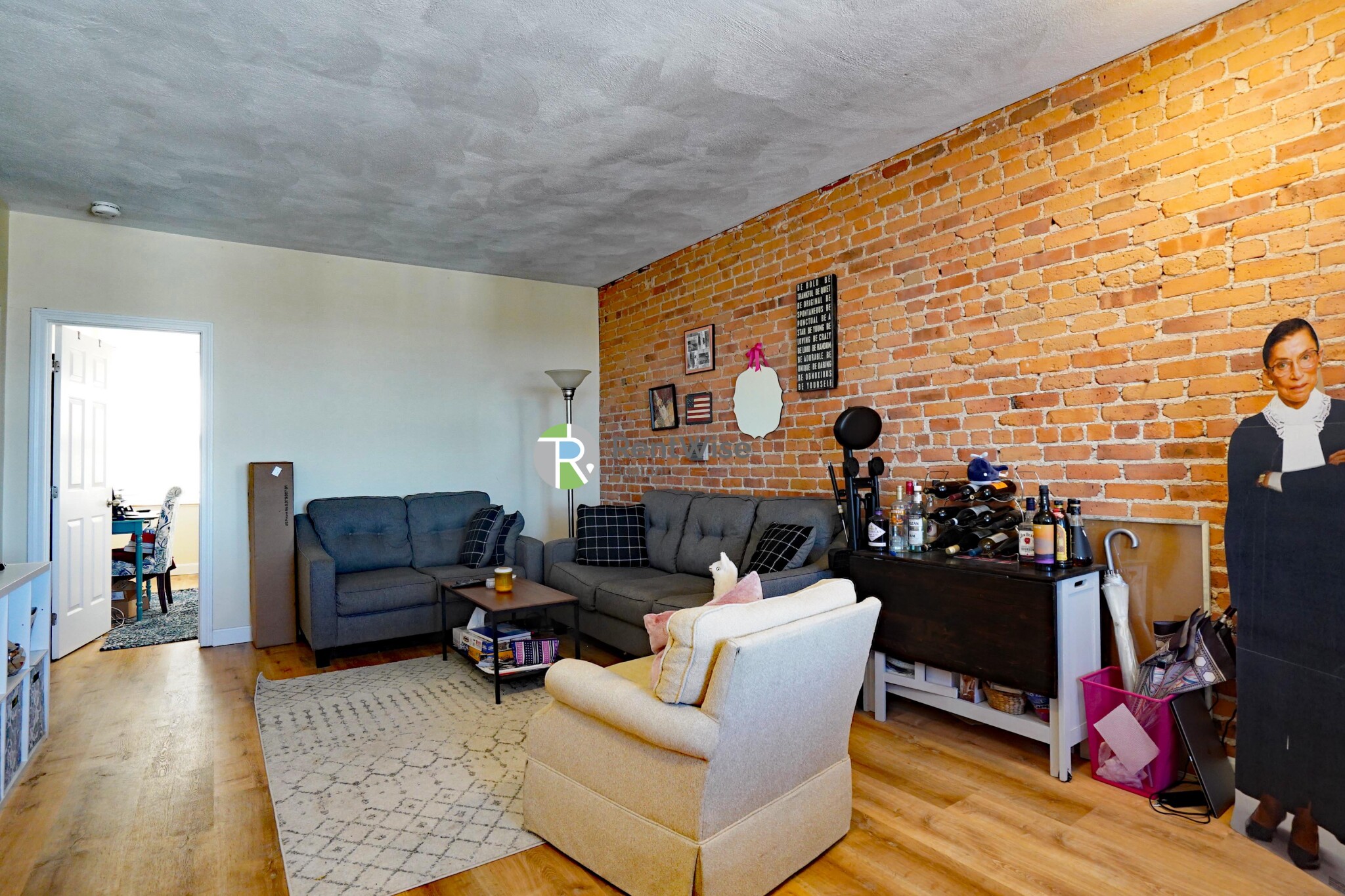 3 bed, 1 bath apartment for rent at 14 Lorraine Ter Unit 4, Allston — photo 3 of 16