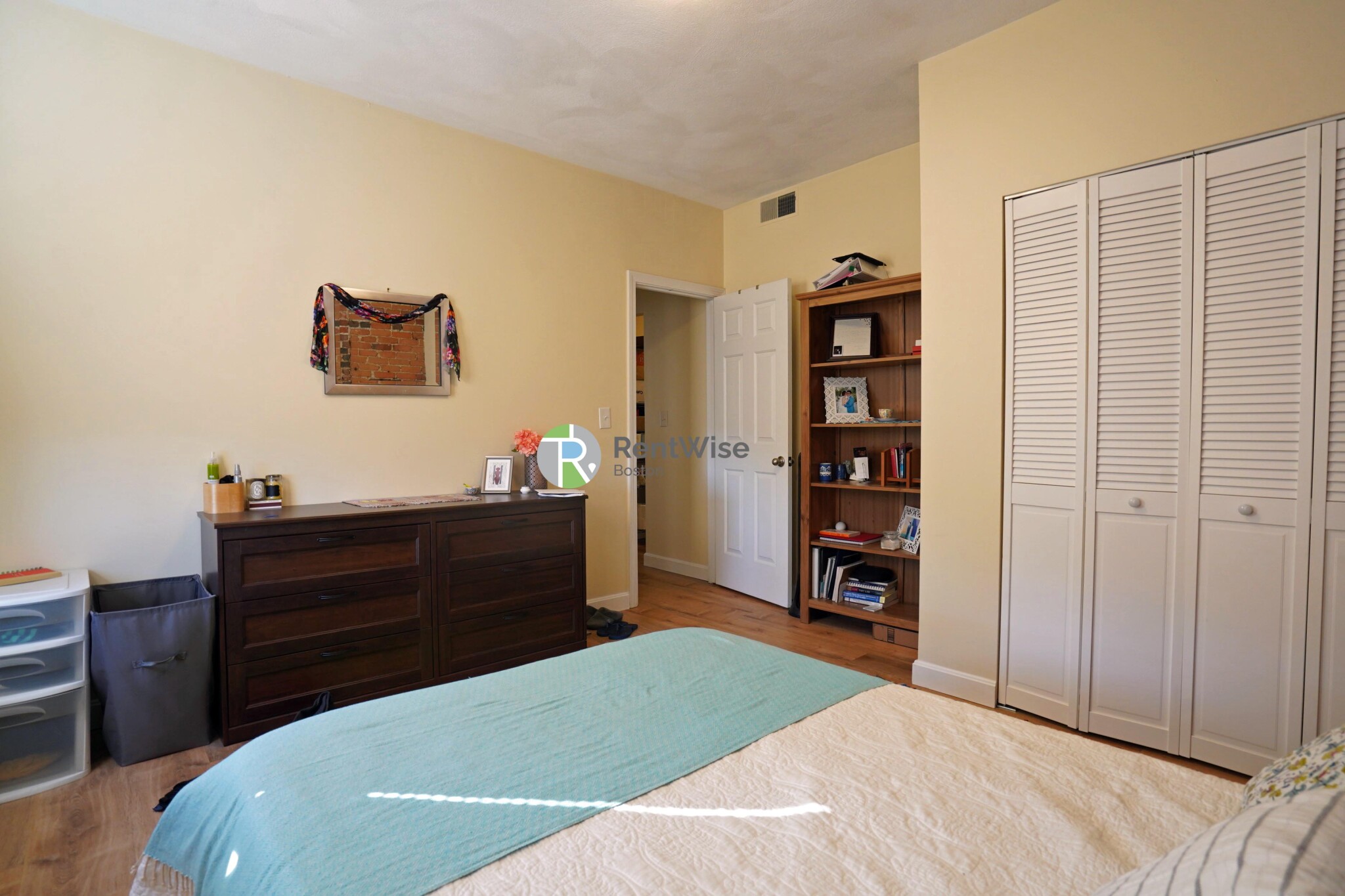 3 bed, 1 bath apartment for rent at 14 Lorraine Ter Unit 4, Allston — photo 10 of 16