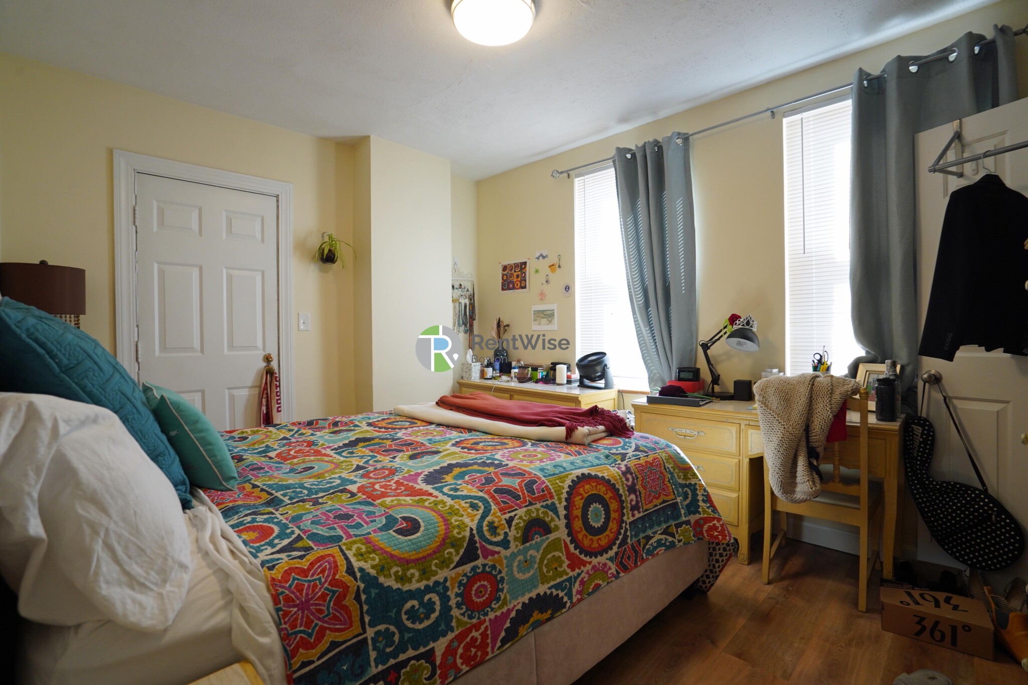 3 bed, 1 bath apartment for rent at 14 Lorraine Ter Unit 4, Allston — photo 9 of 16