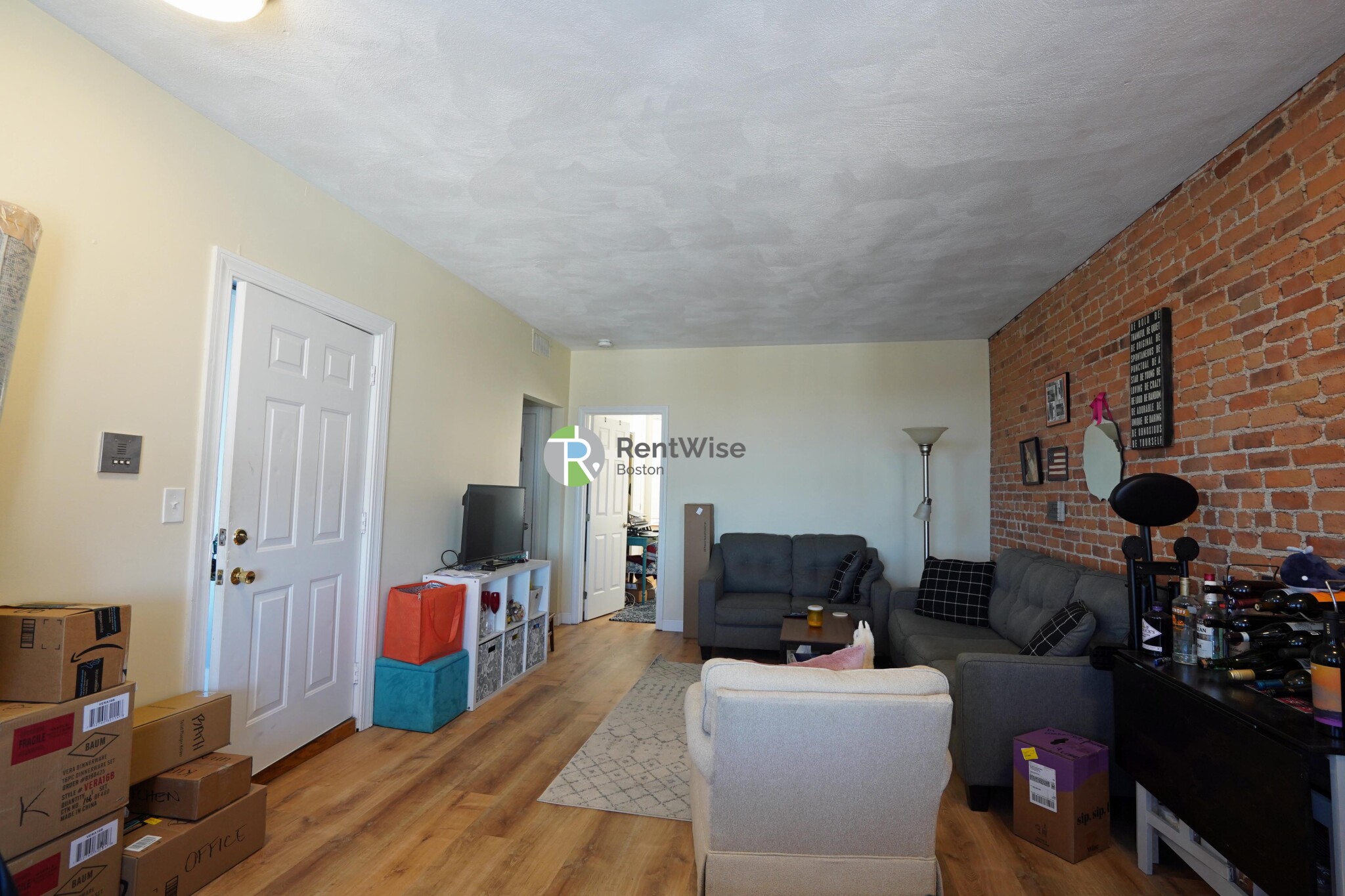 3 bed, 1 bath apartment for rent at 14 Lorraine Ter Unit 4, Allston — photo 2 of 16