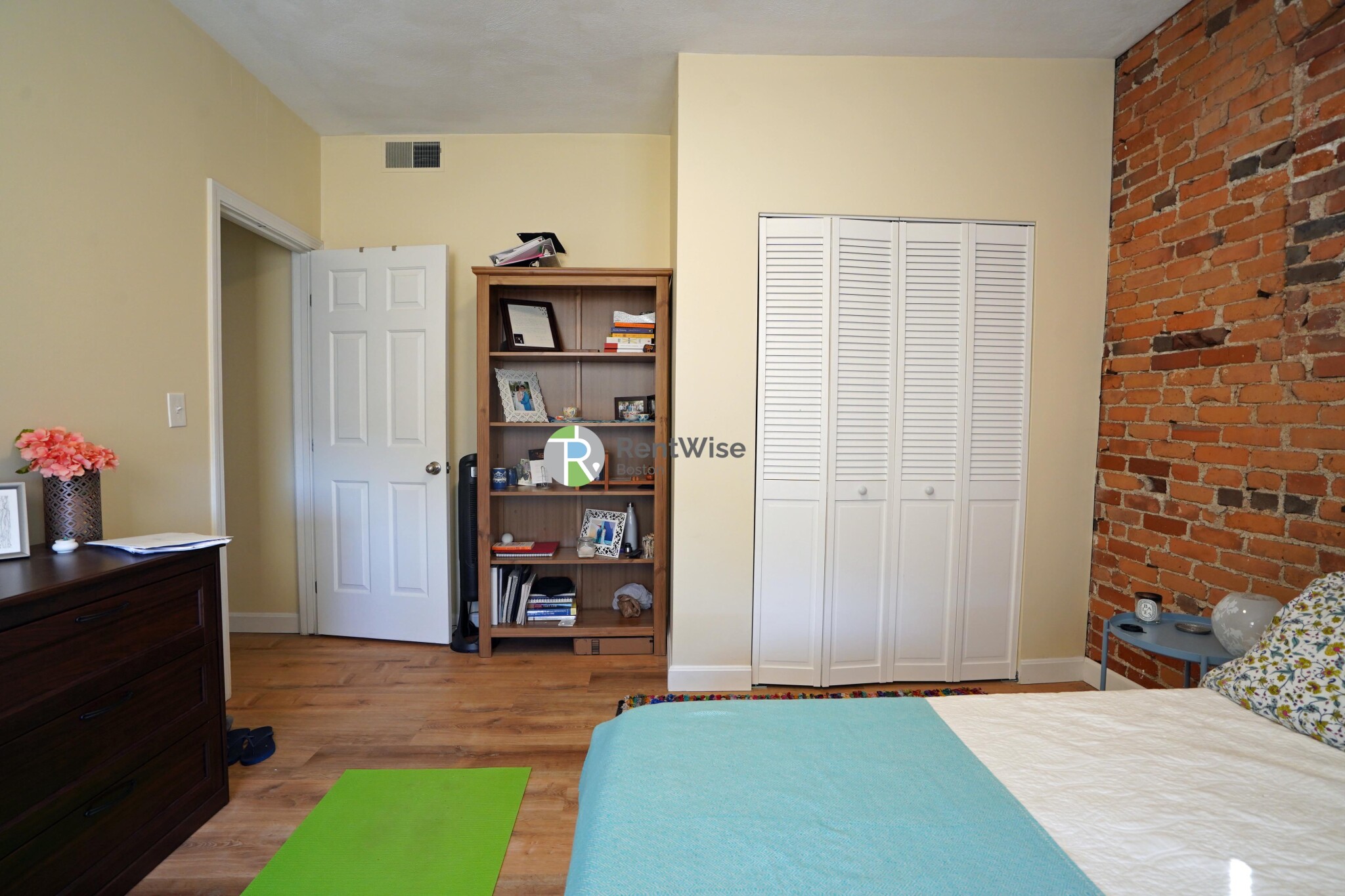 3 bed, 1 bath apartment for rent at 14 Lorraine Ter Unit 4, Allston — photo 12 of 16