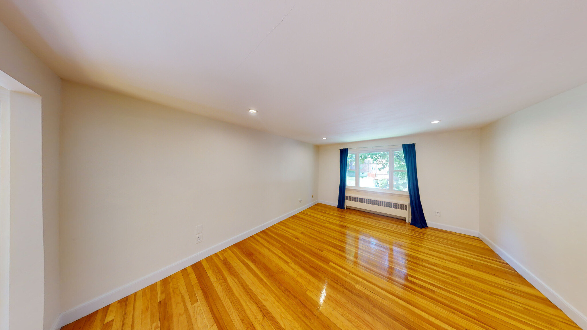 3 bed, 1 bath apartment for rent at 14 Louise Rd, Chestnut Hill — photo 4 of 19
