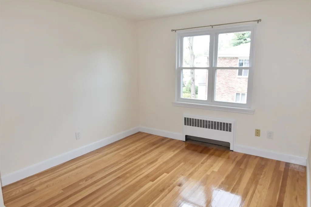 3 bed, 1 bath apartment for rent at 14 Louise Rd Unit 1, Newton — photo 7 of 9