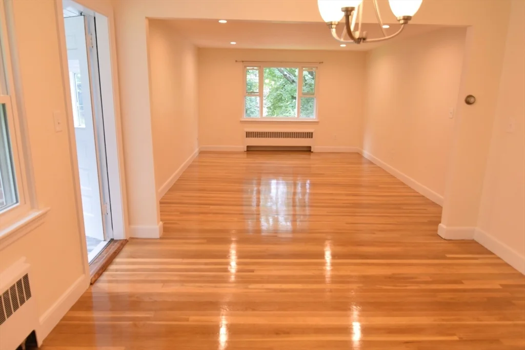 3 bed, 1 bath apartment for rent at 14 Louise Rd Unit 1, Newton — photo 4 of 9