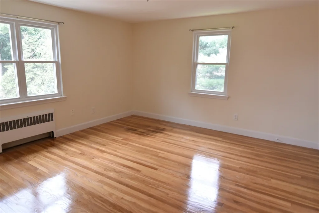 3 bed, 1 bath apartment for rent at 14 Louise Rd Unit 1, Newton — photo 6 of 9