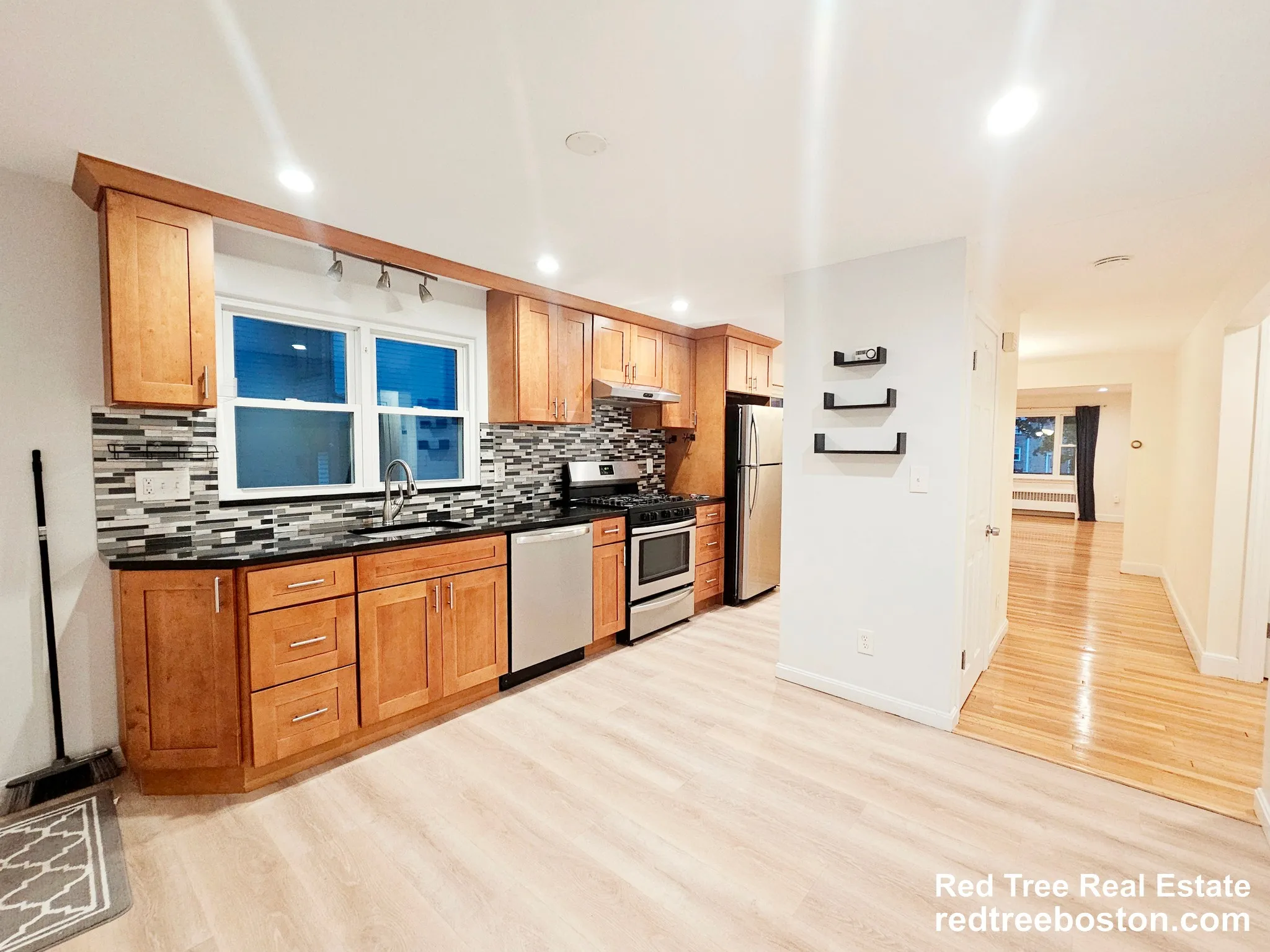 3 bed, 1 bath apartment for rent at 14 Louise Rd Unit m, Chestnut Hill