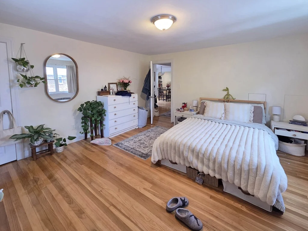 3 bed, 1 bath apartment for rent at 14 Louise Unit 2, Chestnut Hill — photo 10 of 14