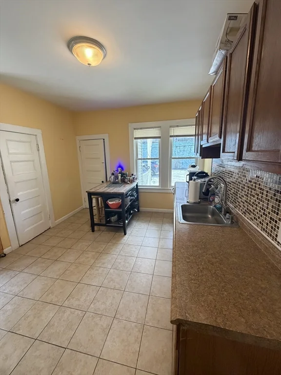 3 bed, 2 bath apartment for rent at 14 Madison St Unit 1, Spring Hill — photo 6 of 17