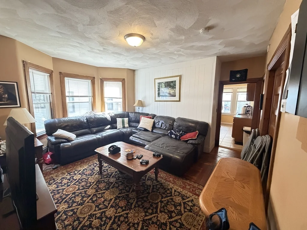 3 bed, 2 bath apartment for rent at 14 Madison St Unit 1, Spring Hill — photo 2 of 17