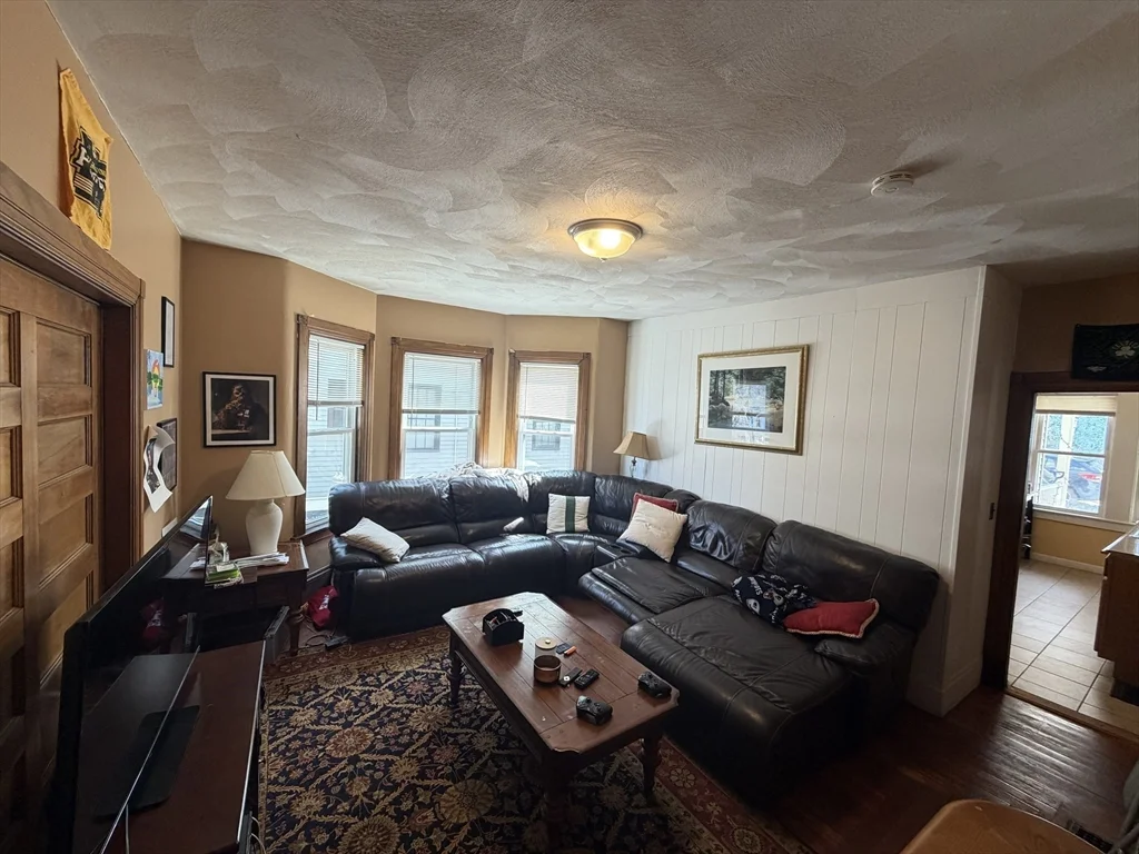 3 bed, 2 bath apartment for rent at 14 Madison St Unit 1, Spring Hill — photo 4 of 17
