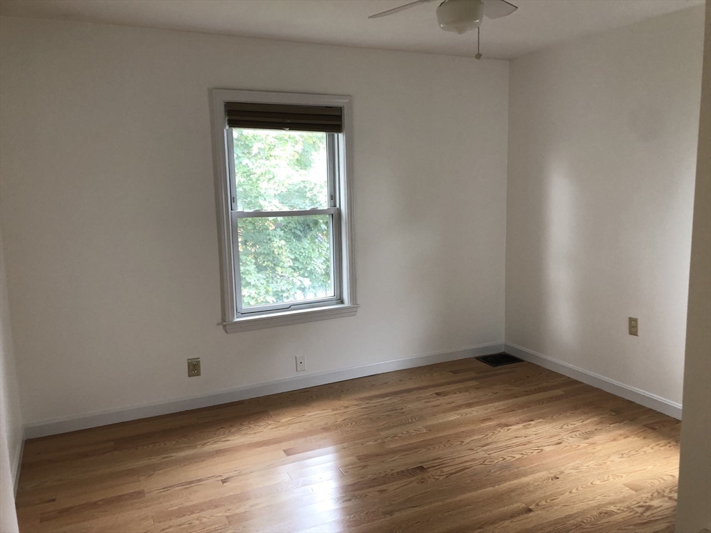 5 bed, 2 bath apartment for rent at 14 Mansfield St Unit 14, Lower Allston — photo 8 of 13