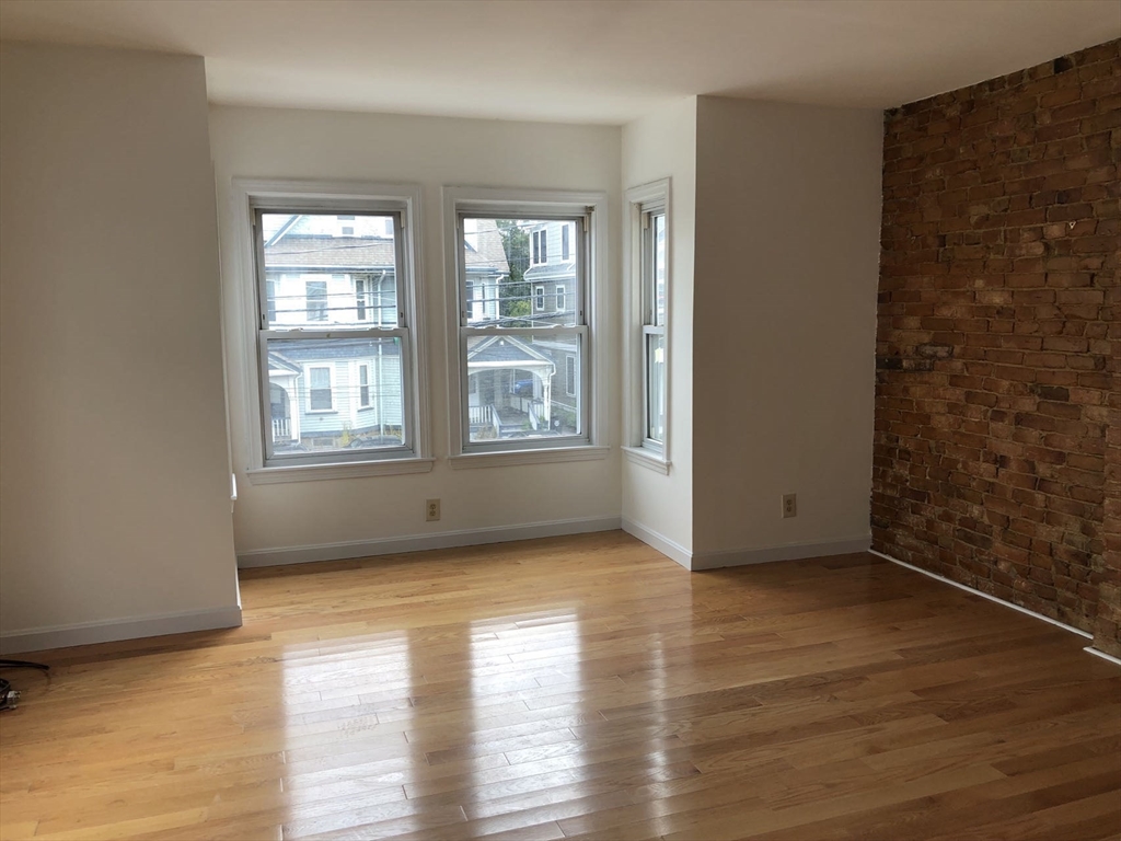 5 bed, 2 bath apartment for rent at 14 Mansfield St Unit 14, Lower Allston — photo 2 of 13