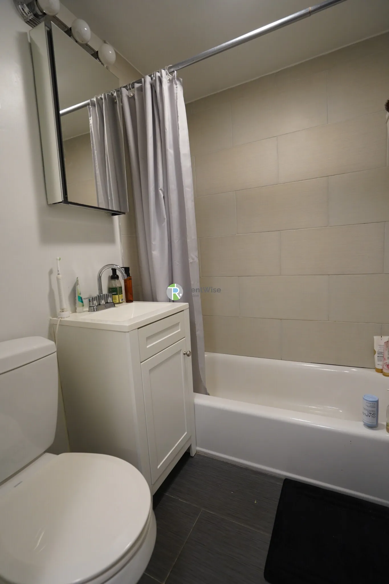 1 bed, 1 bath apartment for rent at 14 Marion St Unit 1, Coolidge Corner — photo 9 of 15