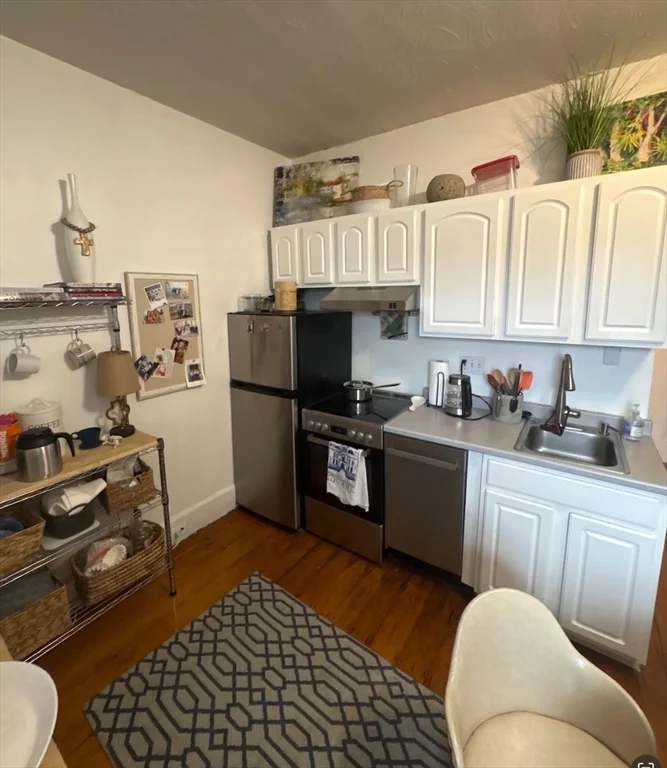 1 bed, 1 bath apartment for rent at 14 Marlborough St , Unit 601, Back Bay — photo 3 of 6