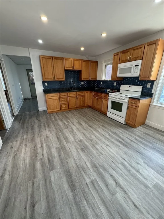 3 bed, 1 bath apartment for rent at 14 Matteson Ln Unit 2, Taunton — photo 2 of 6