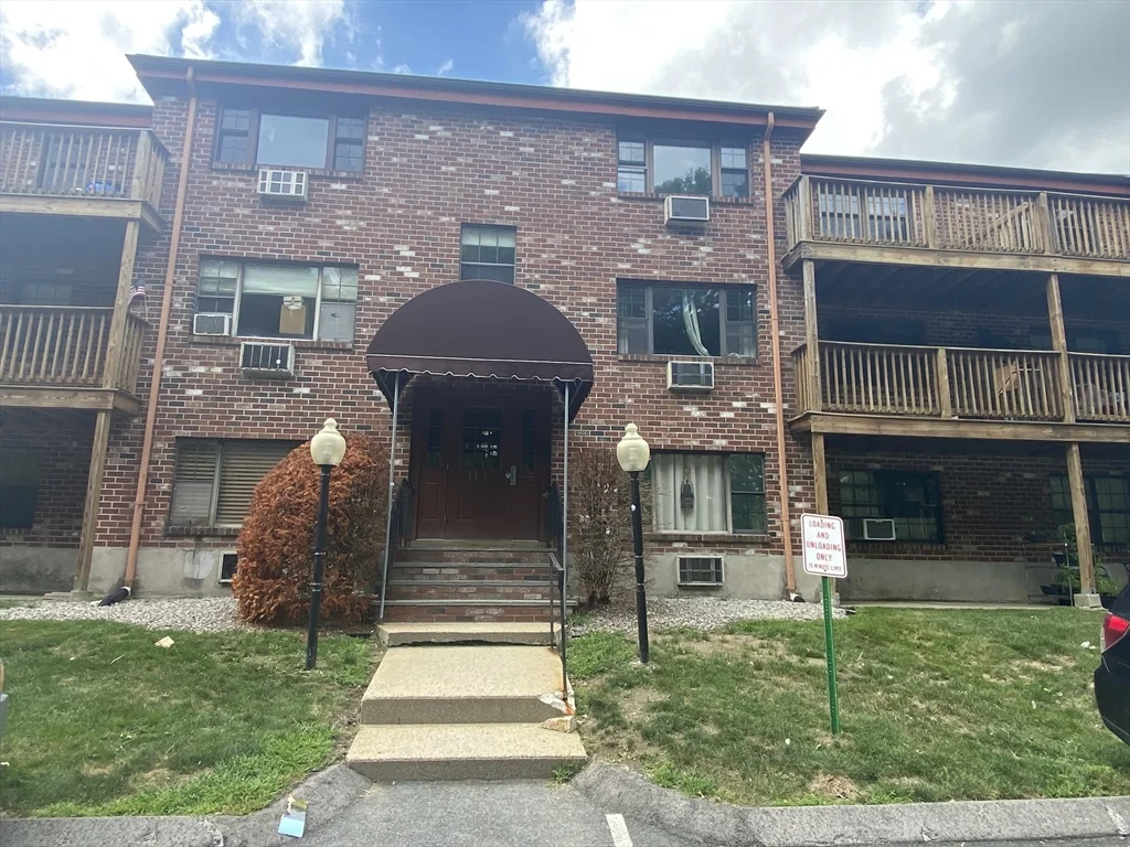 1 bed, 1 bath apartment for rent at 14 Mayberry Dr Unit 10 C, Westborough