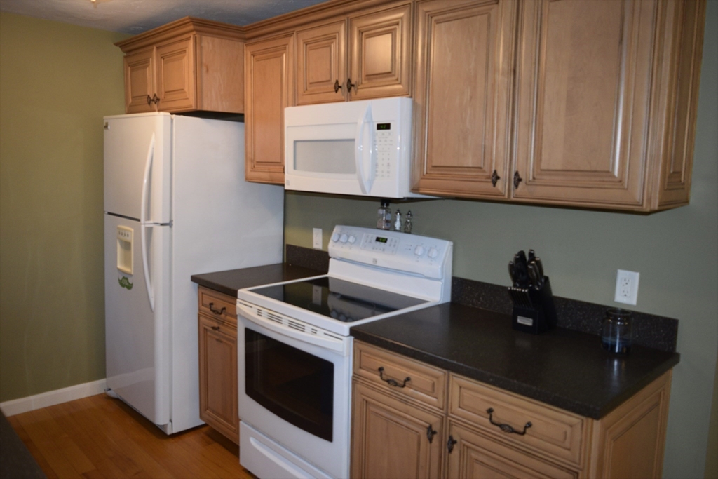 2 bed, 1 bath apartment for rent at 14 Meetinghouse Ln Unit 14, Millbury — photo 15 of 40