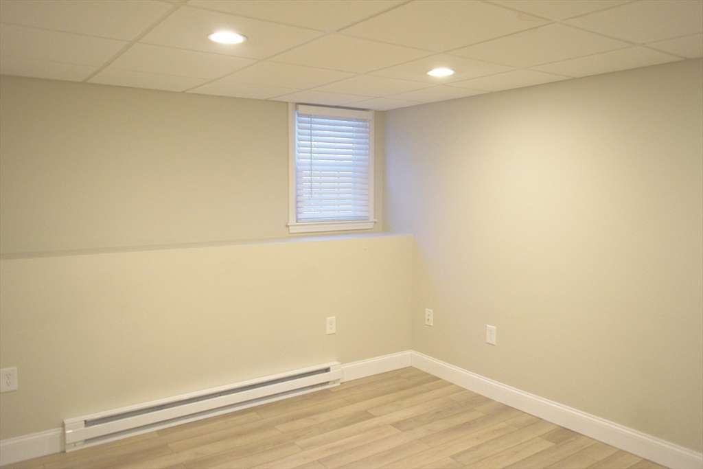 2 bed, 1 bath apartment for rent at 14 Meetinghouse Ln Unit 14, Millbury — photo 31 of 40