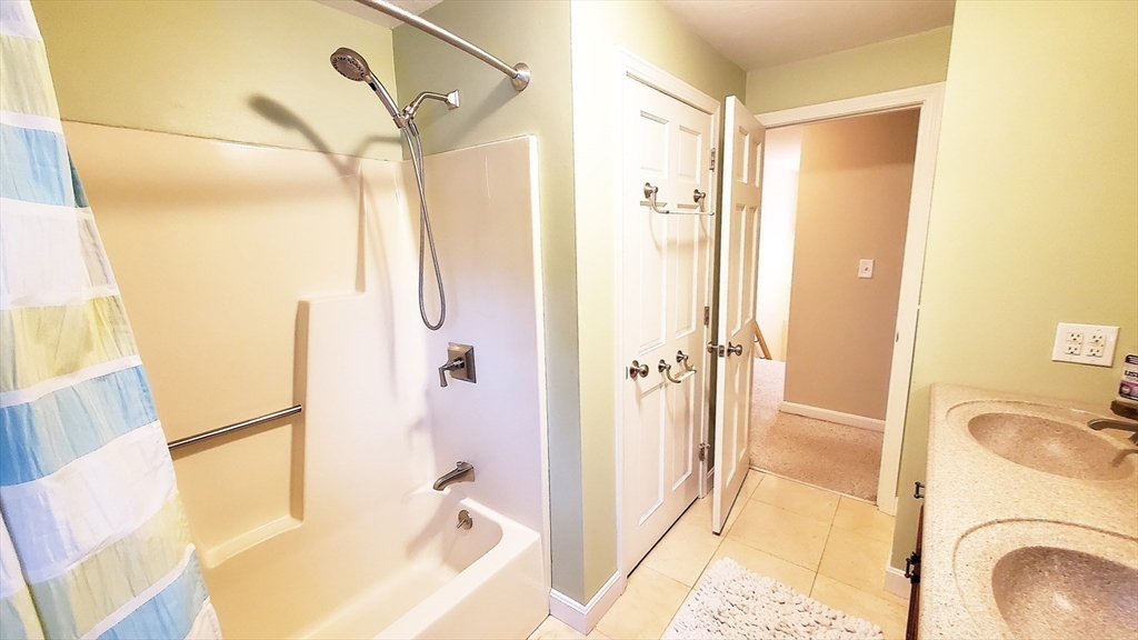 2 bed, 1 bath apartment for rent at 14 Meetinghouse Ln Unit 14, Millbury — photo 20 of 40