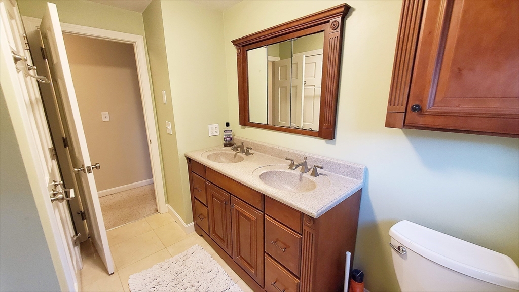 2 bed, 1 bath apartment for rent at 14 Meetinghouse Ln Unit 14, Millbury — photo 24 of 40