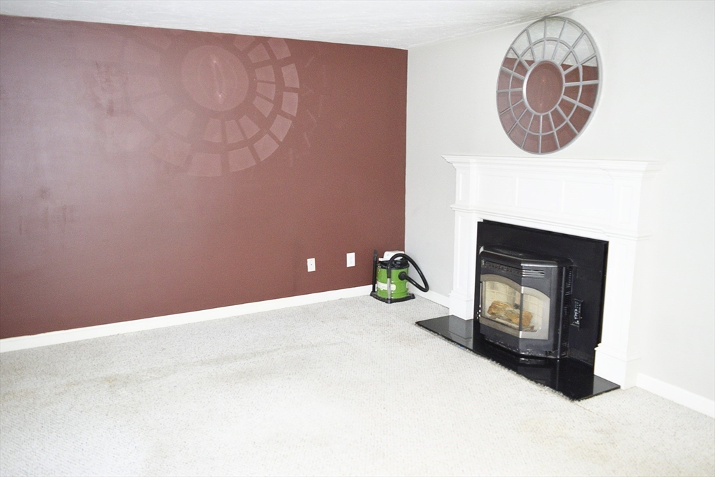 2 bed, 1 bath apartment for rent at 14 Meetinghouse Ln Unit 14, Millbury — photo 9 of 40