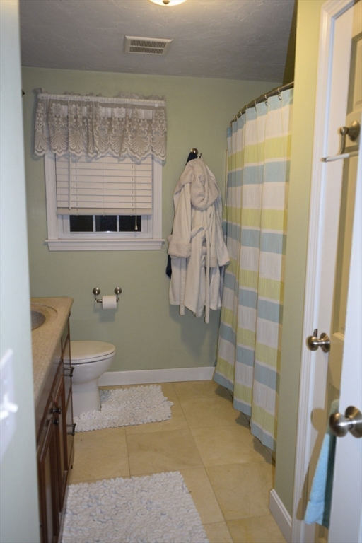 2 bed, 1 bath apartment for rent at 14 Meetinghouse Ln Unit 14, Millbury — photo 22 of 40