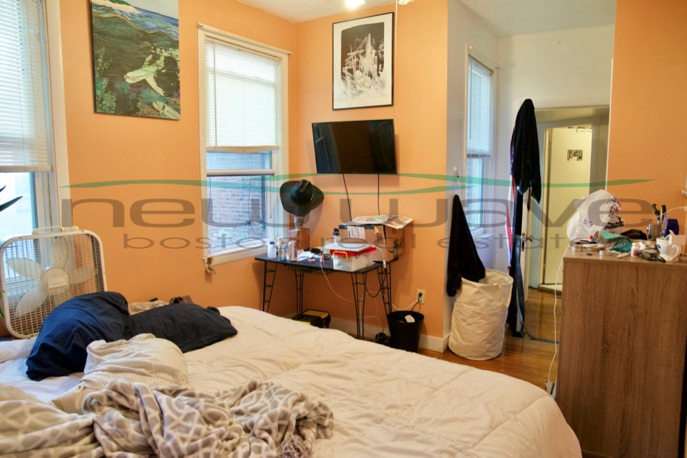 2 bed, 1 bath apartment for rent at 14 Melrose St Unit 1, Back Bay — photo 3 of 9
