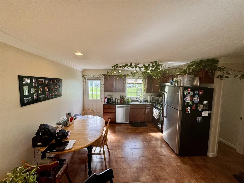 2 bed, 1 bath apartment for rent at 14 Merrimac Way Unit E, Tyngsborough — photo 5 of 35