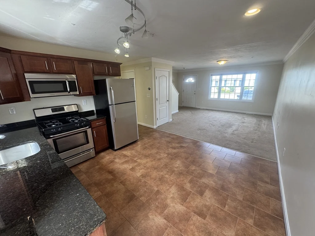2 bed, 1 bath apartment for rent at 14 Merrimac Way Unit E, Tyngsborough — photo 21 of 35