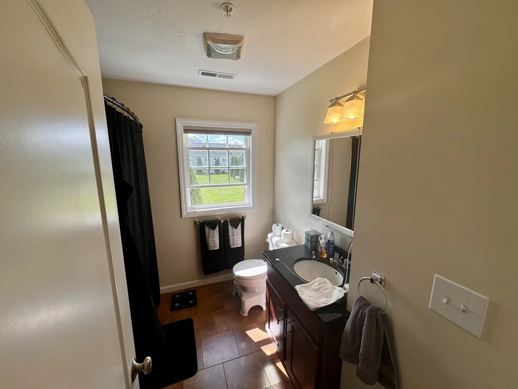 2 bed, 1 bath apartment for rent at 14 Merrimac Way Unit E, Tyngsborough — photo 13 of 35