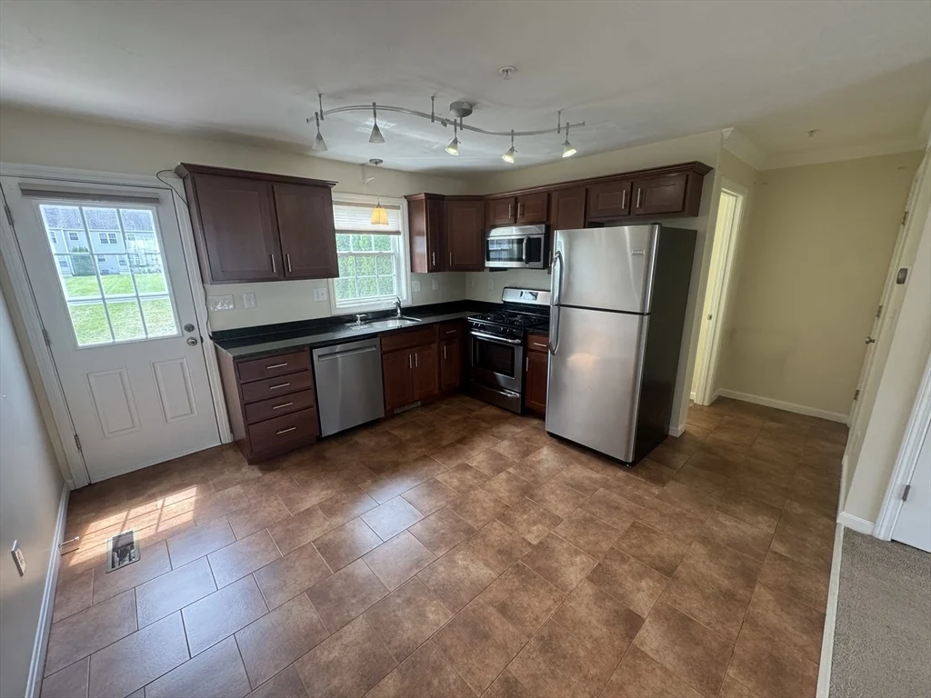 2 bed, 1 bath apartment for rent at 14 Merrimac Way Unit E, Tyngsborough — photo 19 of 35