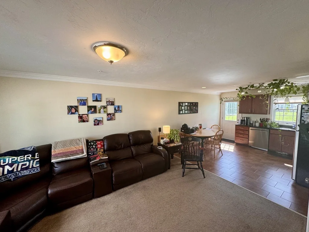 2 bed, 1 bath apartment for rent at 14 Merrimac Way Unit E, Tyngsborough — photo 10 of 35