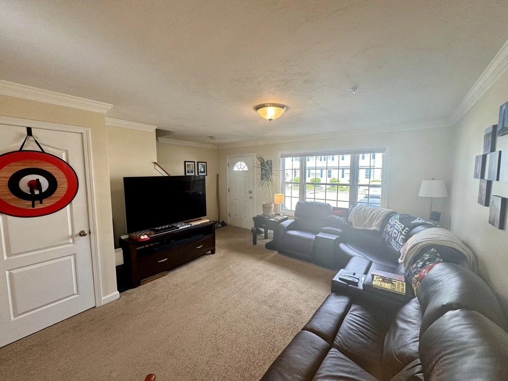 2 bed, 1 bath apartment for rent at 14 Merrimac Way Unit E, Tyngsborough — photo 8 of 35